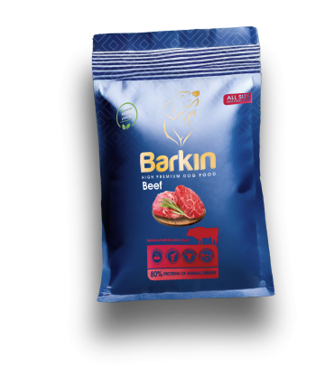 Busta di croccantini per cani Barkin Beef, confezione blu scuro con accenti rossi.